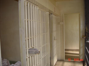 http://www.stopthedrugwar.org/files/jail1.jpg