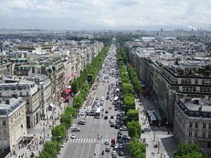 Champs de Elysee, Paris (wikipedia.org)