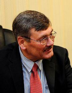 Bob Ainsworth breaks ranks with drug prohibition. (image courtesy Wikimedia)