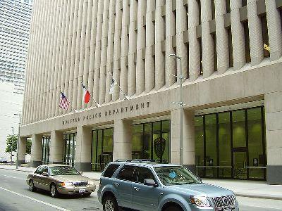 Not everyone is buying HPD's version of events (Image via Wikimedia)