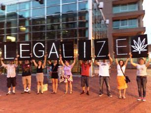 outside DC election headquarters (drugpolicy.org)