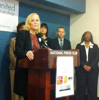 Gretchen Burns Bergman at the National Press Club (Moms United)