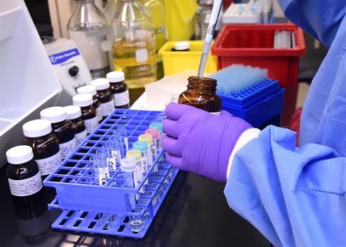 For the second time, a disgraced state drug lab chemist has cost Massachusetts thousands of drug convictions. (af.mil.gov)