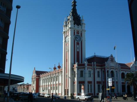 East London Town Hall (Tim Giddings via wikimedia.org)