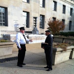 LEAP leader Neill Franklin delivers letters to the Justice Department. (leap.cc)